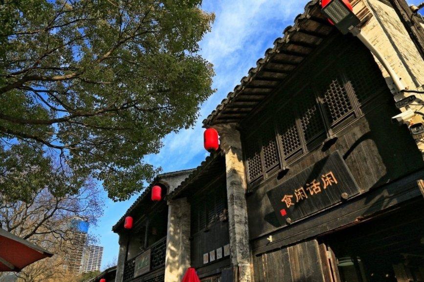 色度室逃生